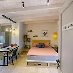 Fiorela\'S Casa- A Stylish Loft Apartment In The Heart Of Preveza