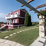 Villa Botzi-The House On The Hill