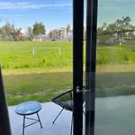 V Luxury Suites