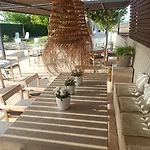 Niovi Boutique Apartments