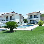 Villas Hanioti