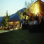 Hotel Yades