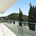 Thalia\'S House