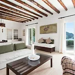 Thalia\'S House