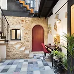 Stema Residence, With Panoramic View, Roof Garden & Jacuzzi!
