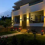 Eirini & Manolis Apartments
