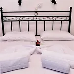 Manolia Apartment