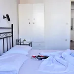 Manolia Apartment