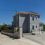 Villa Ektama