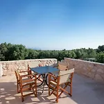 Charouda Country House