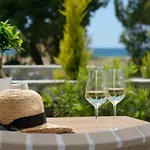 Nisea Beach Apartments