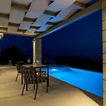 Charis - Zeus Blue Villas, Kefalonia
