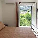 Gloria\'S House