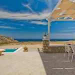 Villa Symone
