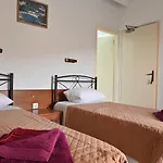 Villa Mike 105