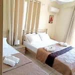 Villa Pouliezos Apartments