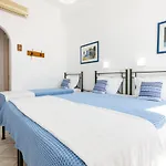 Hotel Dina