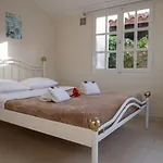 Sea View Residence