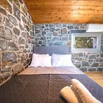 Terrazeus - Stone House Beachfront 2