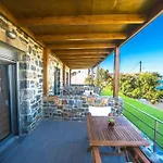 Terrazeus - Stone House Beachfront 2