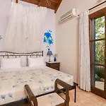 Therianos Traditional Villas