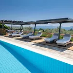 Iakovakis Suites & Spa