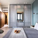 La Vista Apartment