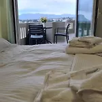 Physis Apt- Big Comfortable Apartment With View