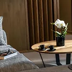 La Vista Apartment