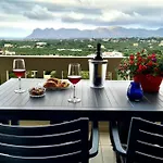 Physis Apt- Big Comfortable Apartment With View