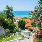 Zoe Seaview Apartment By Rentalspro - Nea Moudania Halkidiki