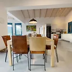 Zidanos Luxurious Sea Front Villa