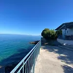 Sea House Kitries