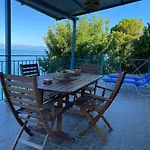 Sea House Kitries