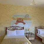 Akrotiri Rooms
