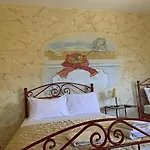 Akrotiri Rooms
