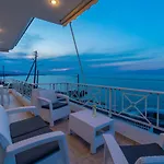 Costa Vasia Seaside Suites And Apartments