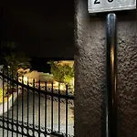 Hill House Near Athen\'S Airport