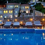 Goldenhill Studios&Apartments