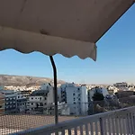 Penthouse Spacious W Super Wifi & Terrace, 2 Min From Metro