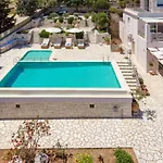 Sea View Suite With Pool