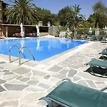 Yannis Servos Barbati Apartments