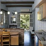 Yannis Servos Barbati Apartments