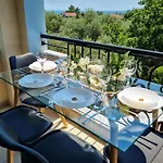 Physis - Seaview Maisonette