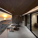 Echoes Milos
