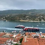 Up The Stairs Renovated Apartment With Sea View