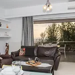 Nina\'S Villa, Cosy Seaview Retreat