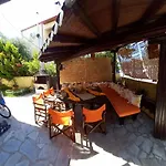 Spacious 2-Bedroom Vacation Home With Sea View