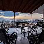 Nikolas Apartment