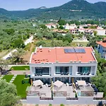 Valen Mare Suites